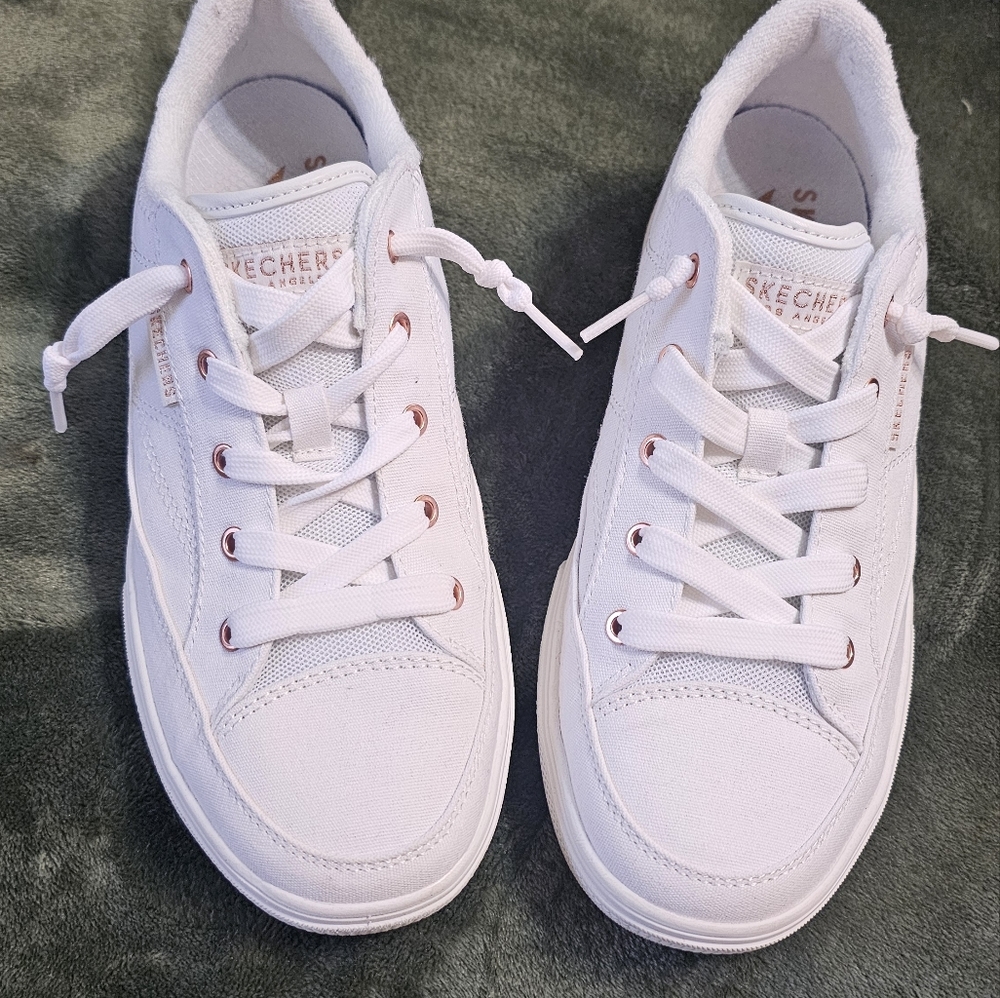 Sketchers shoes